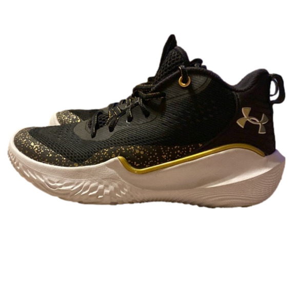 Under Armour Shoes - Under Armour Women's Flow
Breakthru 3 Basketball Shoes Size 7